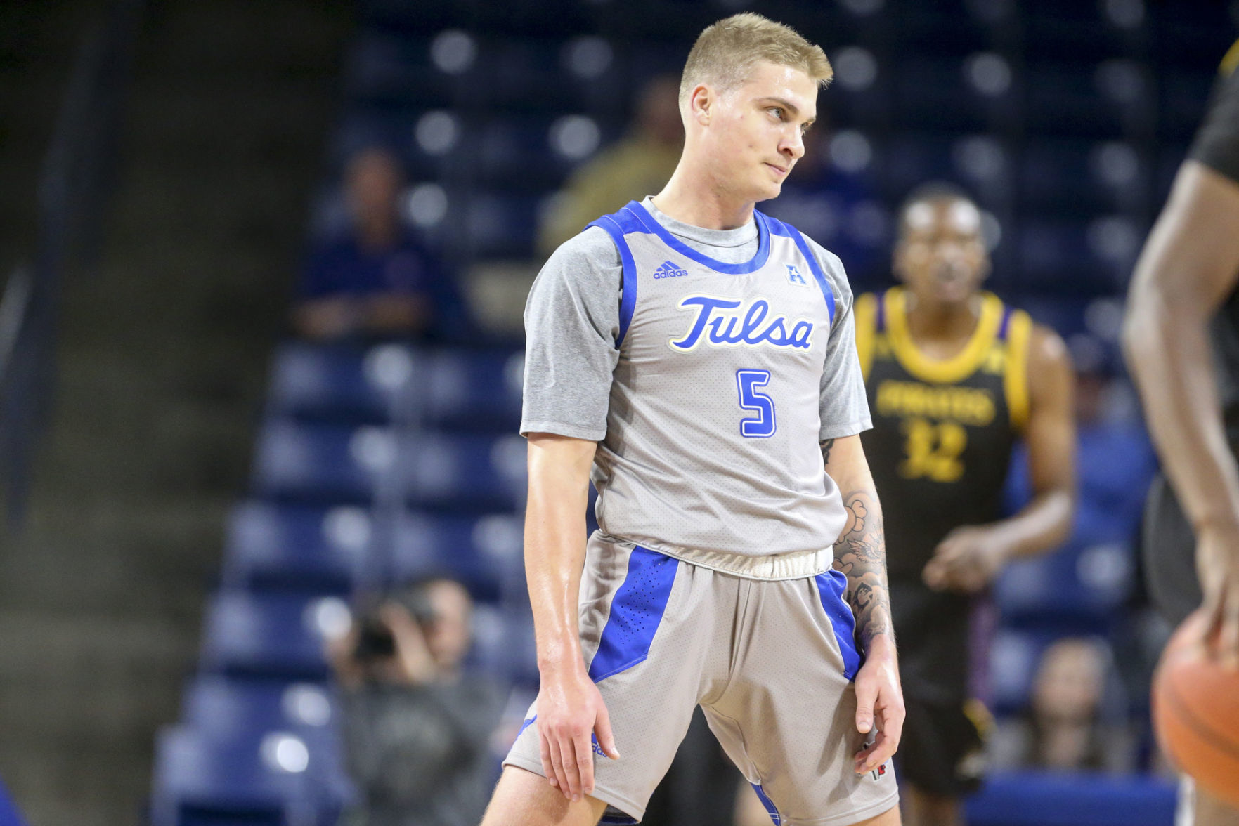 Tulsa Golden Hurricane vs East Carolina Pirates